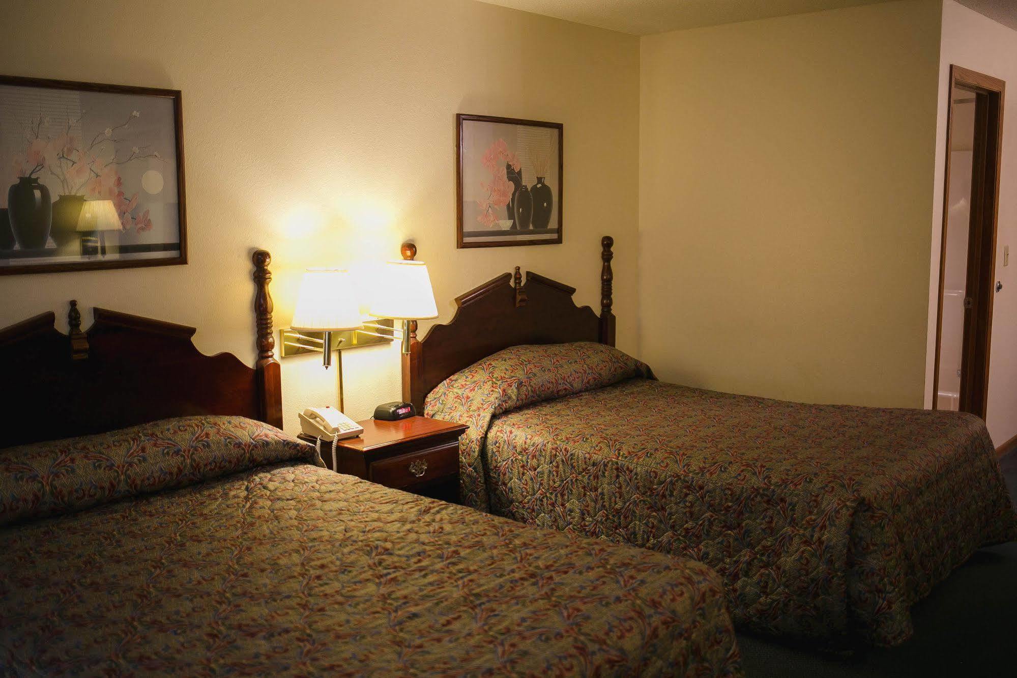 Covered Bridge Inn Winterset Ngoại thất bức ảnh